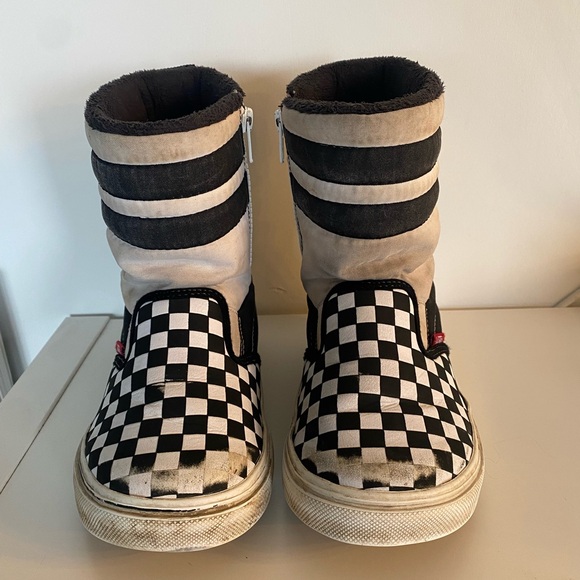 Vans kids slip on checkered winter boots - Picture 2 of 3